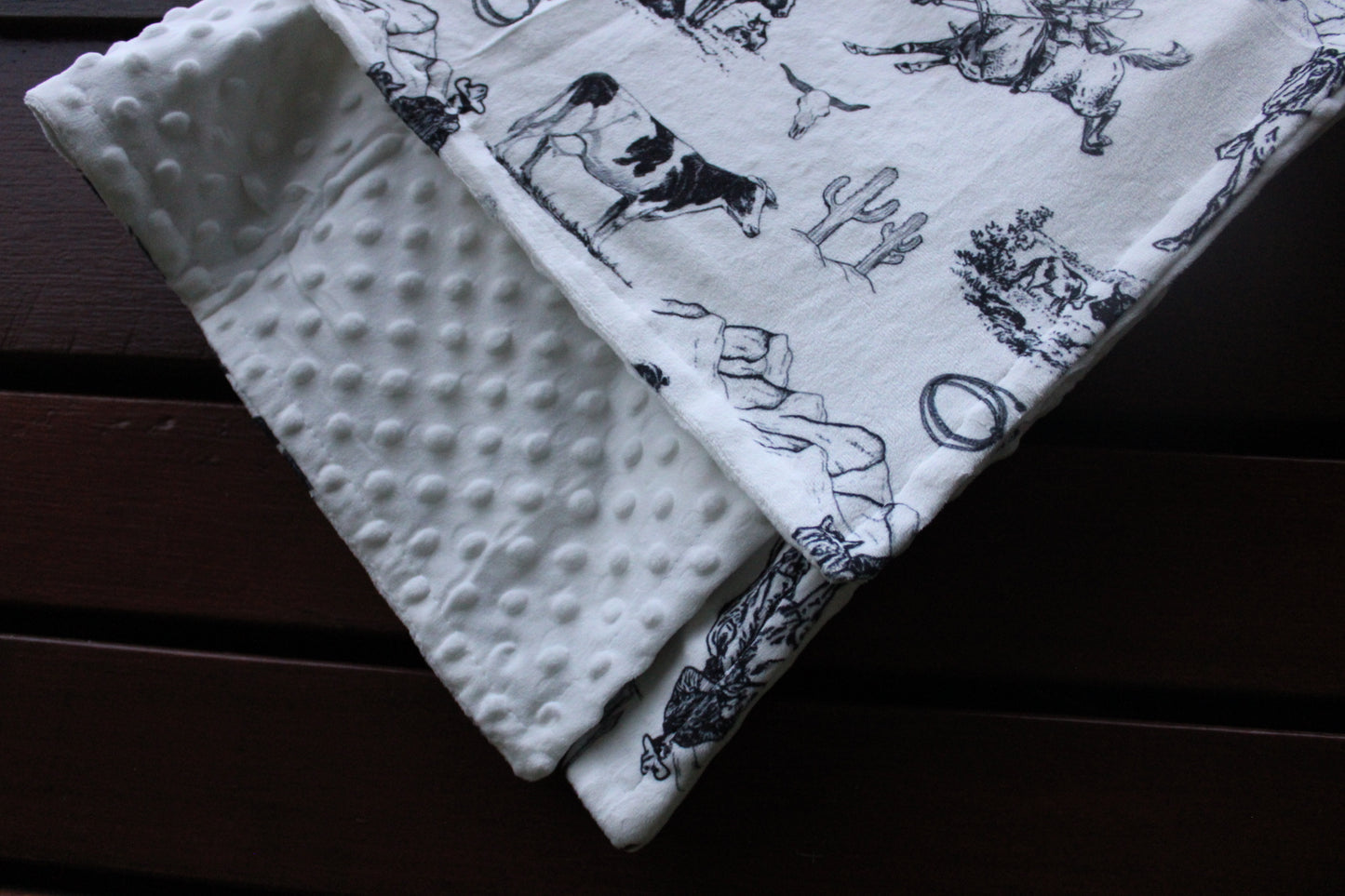 Homestead blanket-white
